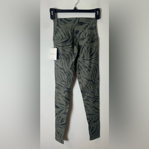NWT Beyond Yoga leggings - Picture 6 of 6